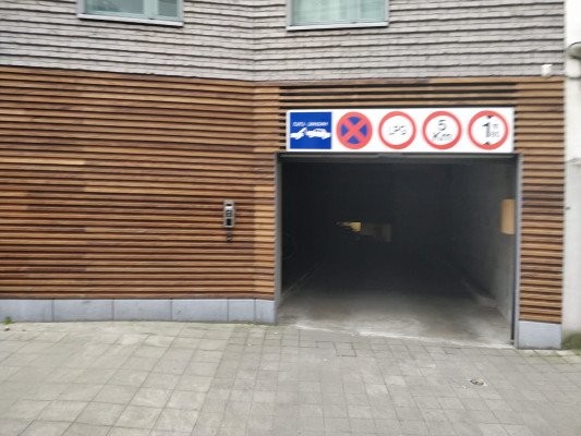 Entrée du parking